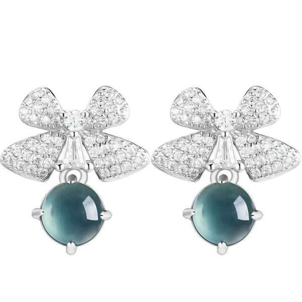 “Luz de Realeza” – Aretes de Jade Princesa en Plata 925