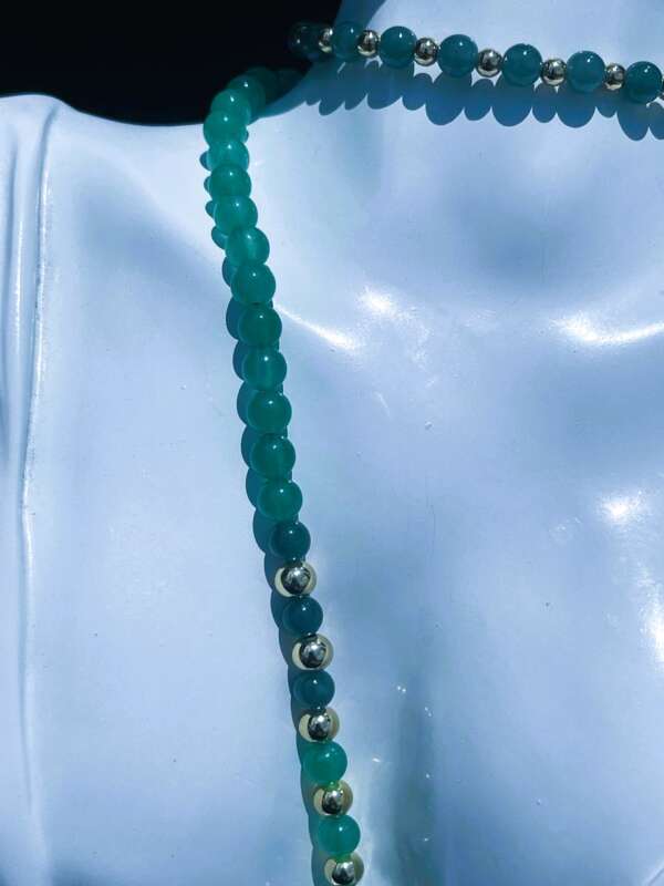 Collar "Sabiduría Eterna" – Jade Princesa, Verde y Cuarzo Rosado con Dije de Ábaco en Jade Esmeralda - Imagen 9