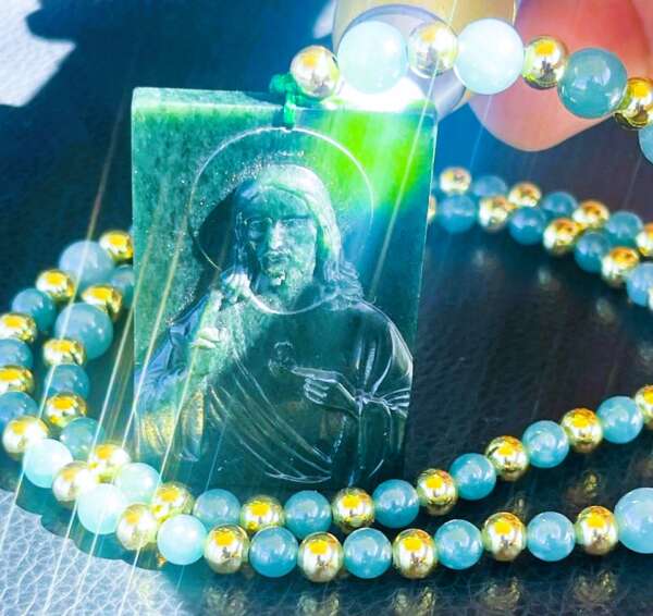 Rosario de Jade Princesa con Dije de Jesús - Imagen 7