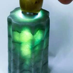 🌿 Torre de Jade Manzano – “Columna de Luz”